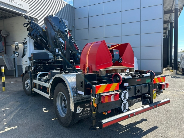 Grue HIAB 138 E4 HIDUO et appareil à bras