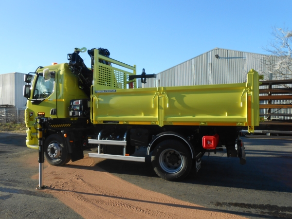 Grue HIAB 118 ES3 HIDUO et Benne